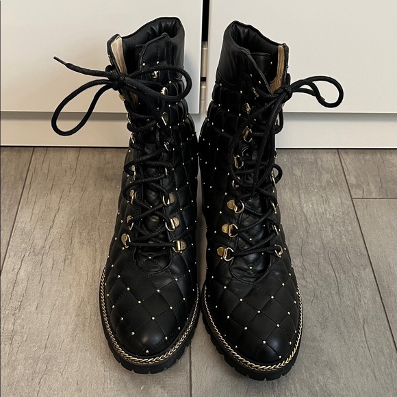 Ron White Tatum Quilted Leather Ankle Boot Gold Accent Waterproof, Size 40/9 - Picture 2 of 14